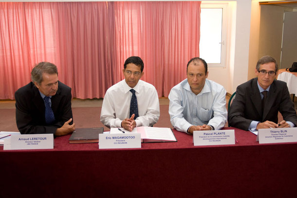 Arnaud Leretour, directeur général UBI France, Eric Magamootoo, président de la CCI Réunion, Pascal Plante, président de la commission mobilité développement international CCI Réunion, et Thierry Blin, directeur régional de la Direction Régional