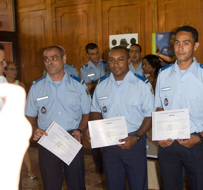 Les policiers municipaux ont reçu leur certificat de moniteur en maniement des armes de la police municipale.