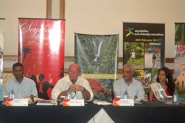 Barry Faure, Alain Saint-Ange, Azzedine Bouali et Marie Payet lors de la conférence de presse à l'Hôtel Kempiski