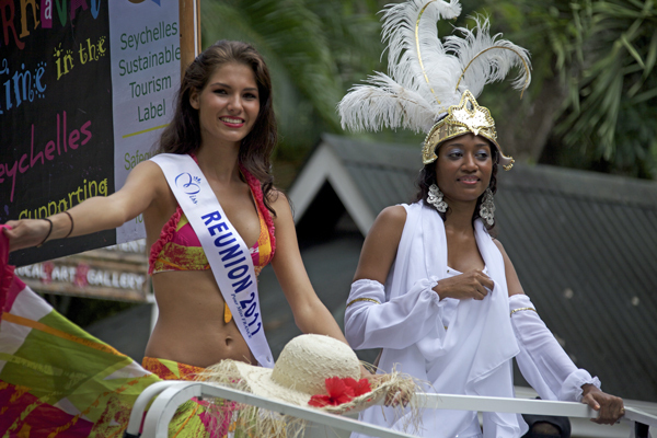 Miss Réunion ouvre le défilé aux Seychelles!