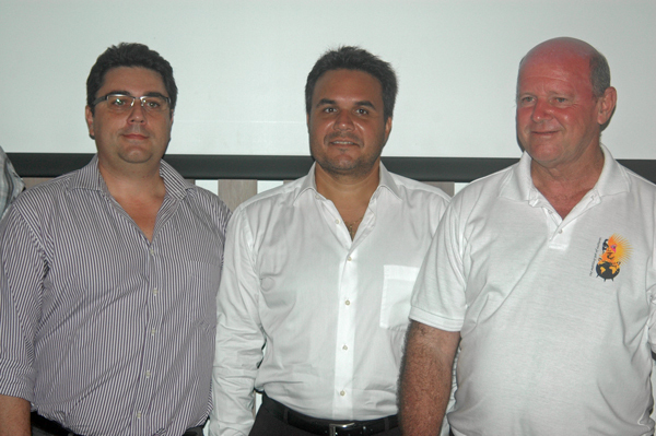 Pascal Viroleau, directeur de l'IRT, Dider Robert, président de la Région Réunion, et Alain Saint-Ange, directeur du Seychelles Tourism Board