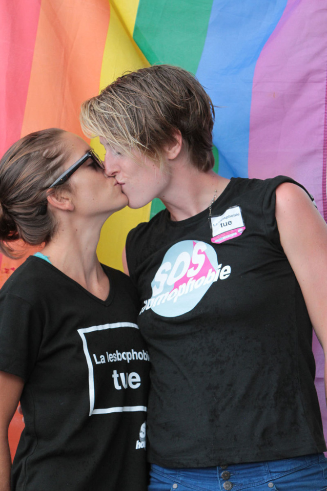 Anaïs Commins et Kirsty Hamilton, “L’amour homosexuel ne doit plus choquer…”