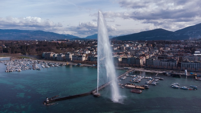Accident à Genève, un jeune homme projeté par le jet d’eau du Lac Léman