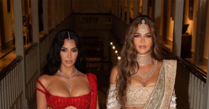 Kim Kardashian porte du rouge à un mariage indien et choque