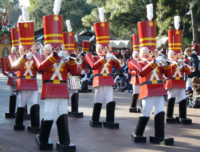 La parade de Noël de Disneyland Paris devient payante