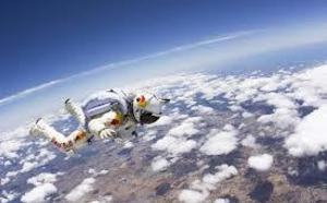 Felix Baumgartner, le premier homme à franchir le mur du son en chute libre