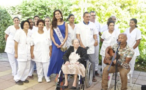 Solidarité Fête des Mères<br>Vanille apporte du bonheur aux personnes âgées