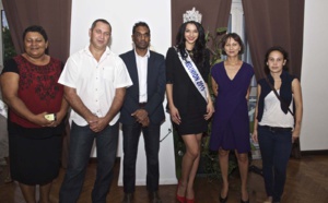 Miss Réunion à Saint-Benoît<br> Azuima Issa reçoit la médaille de la Ville</br>